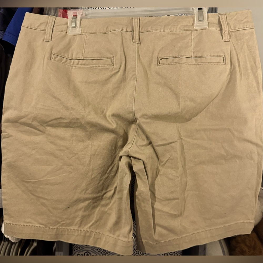 Aeropostale Bermuda Khaki Shorts - Picture 2 of 8